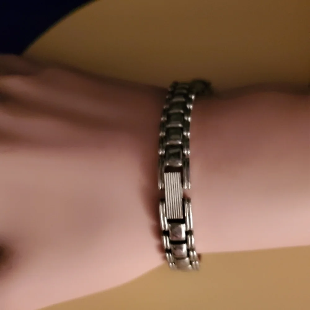 Vintage 80s Ladies Watch - Picture 4 of 7